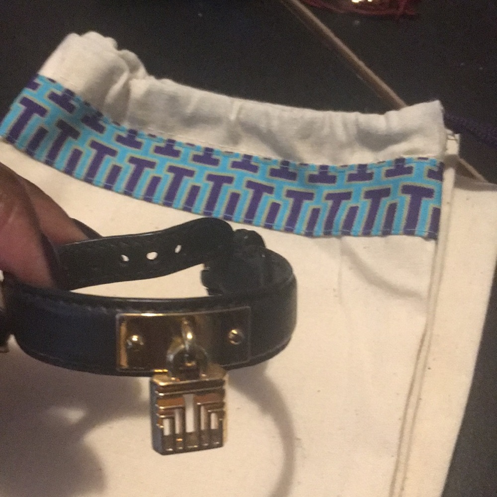 Tory Burch Black Leather ban bracelet